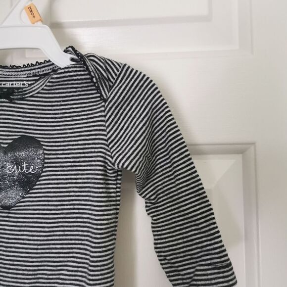 5/$10 Carter's long sleeve onesie size 3 m - Picture 3 of 4